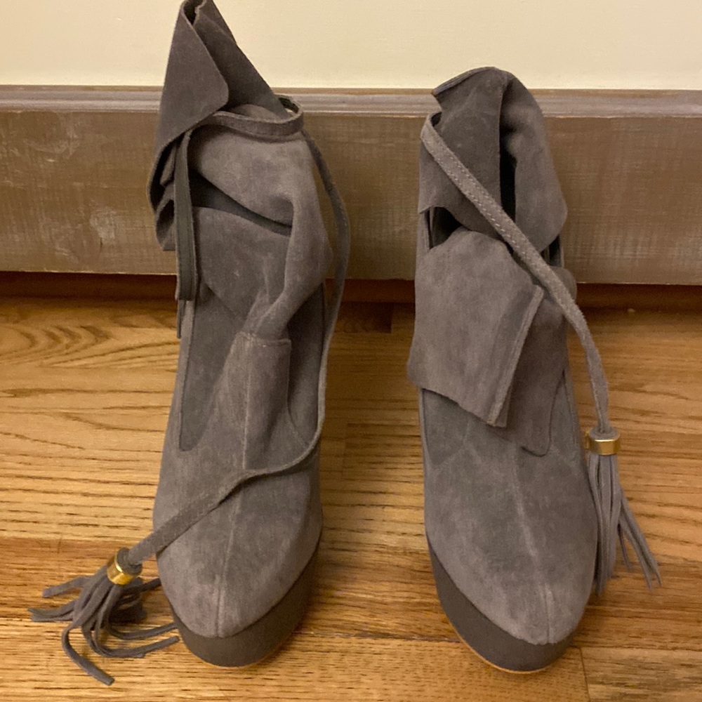 Collin Stuart gray suede booties